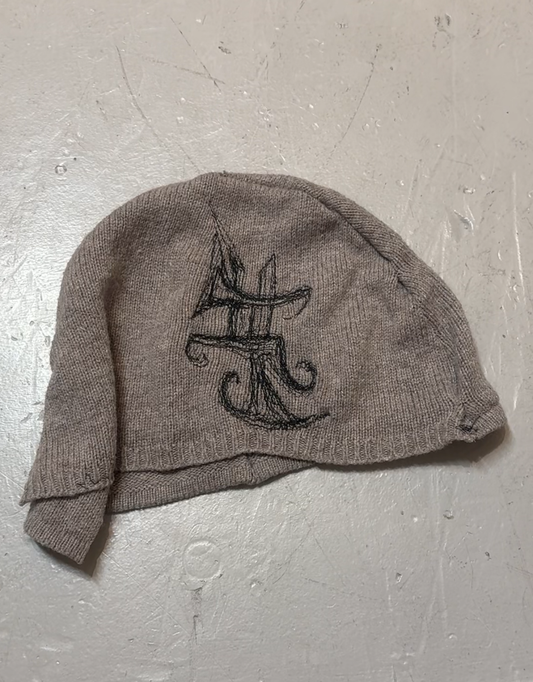 In.still.air Embroidered Beanie