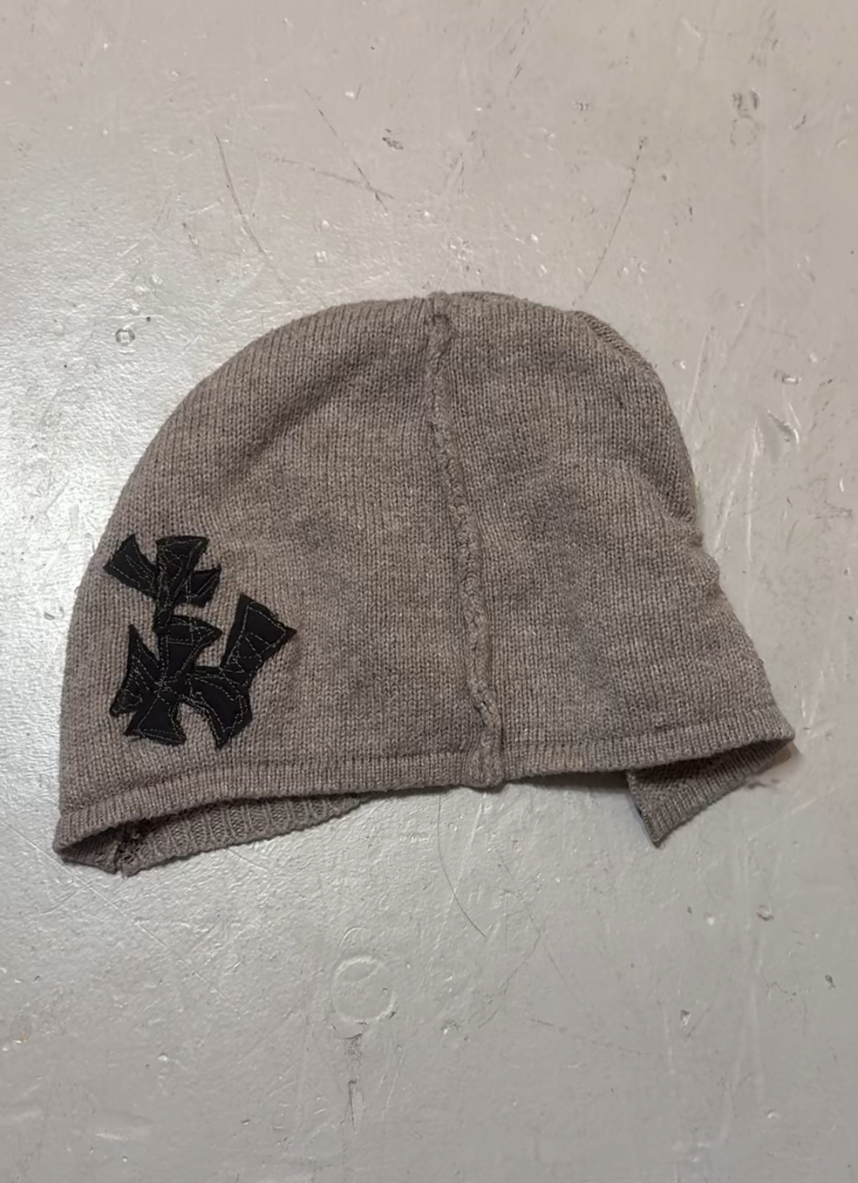 In.still.air Embroidered Beanie